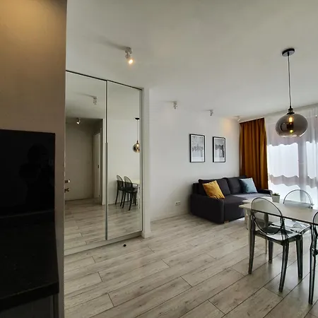 Aurora & Free Parking *