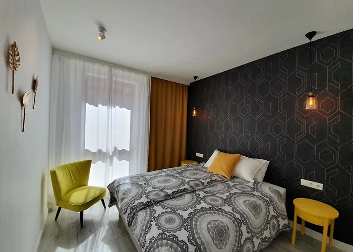 Aurora & Free Parking Гданьск