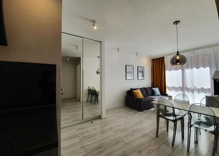 Aurora & Free Parking *