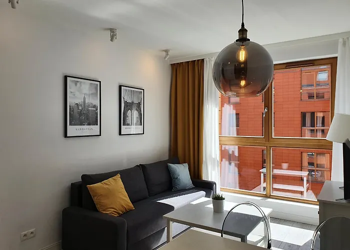 Aurora & Free Parking *