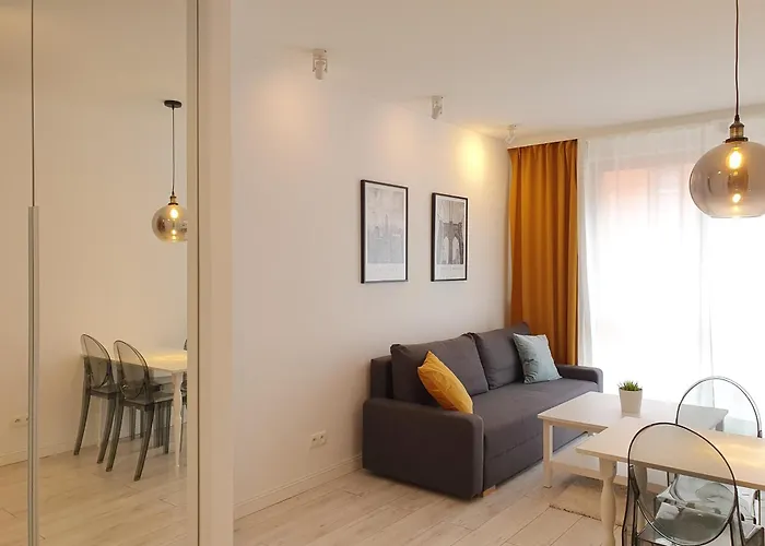 Aurora & Free Parking *