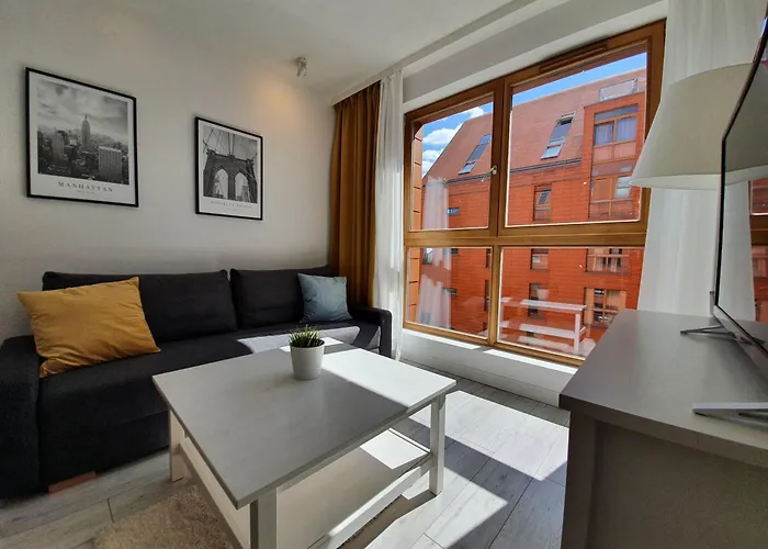 Aurora & Free Parking *